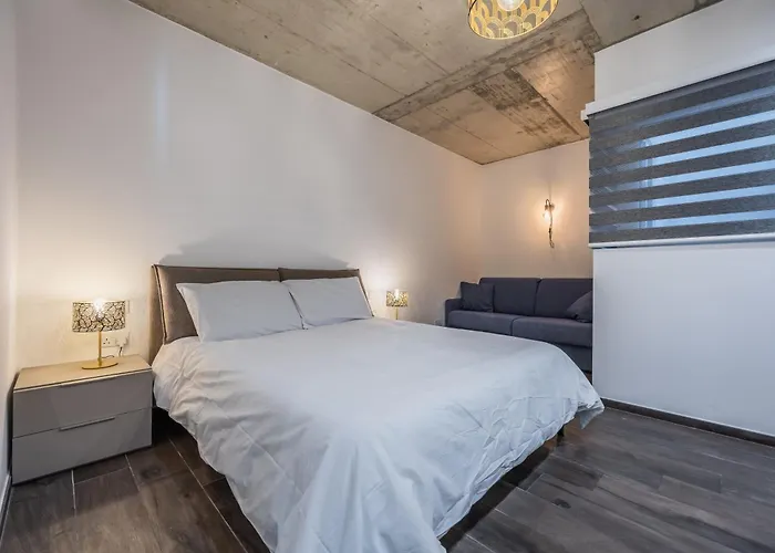 Brand New Home Close To All Amenities. An Exceptionally Chic Get-Away!