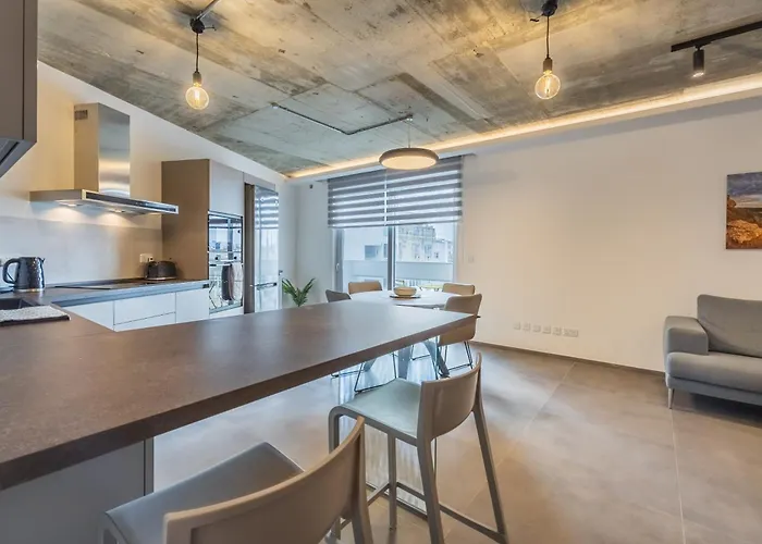 Brand New Home Close To All Amenities. An Exceptionally Chic Get-Away!