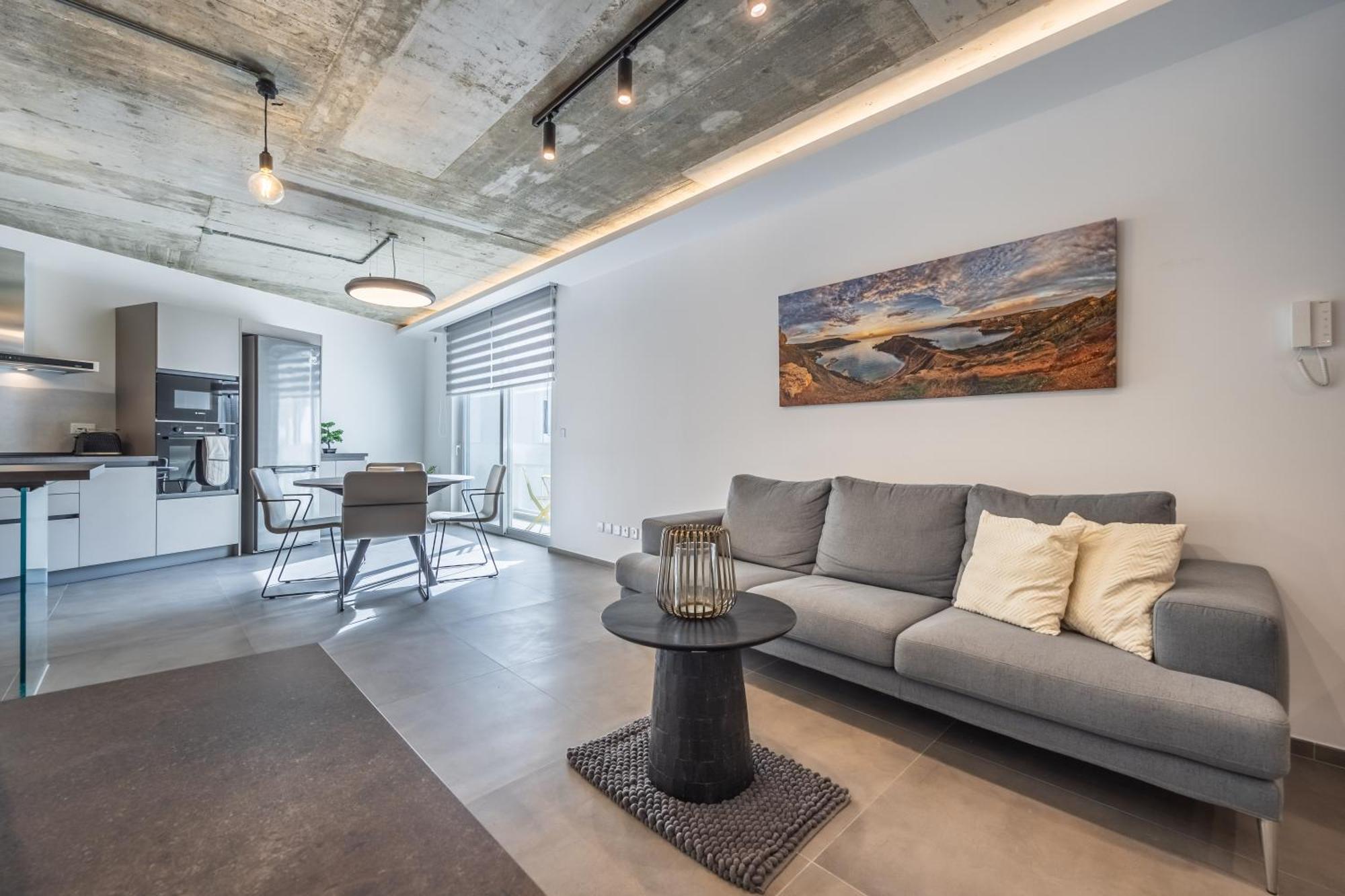Brand New Close To Amenities. An Exceptionally Chic Get-away! * Ta Xbiex